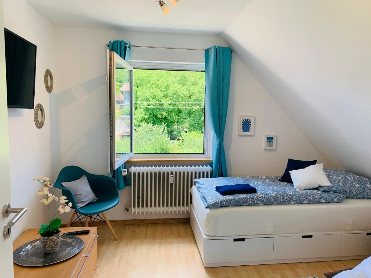 Ferienwohnung Liesel - Kuche, Bad, Wlan, 3 Schlafzimmer, Parkplatz 玛特丁恩 外观 照片